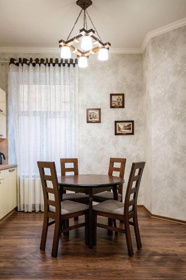 Historic Apartment Sofia In The Old Town Lviv Exterior foto